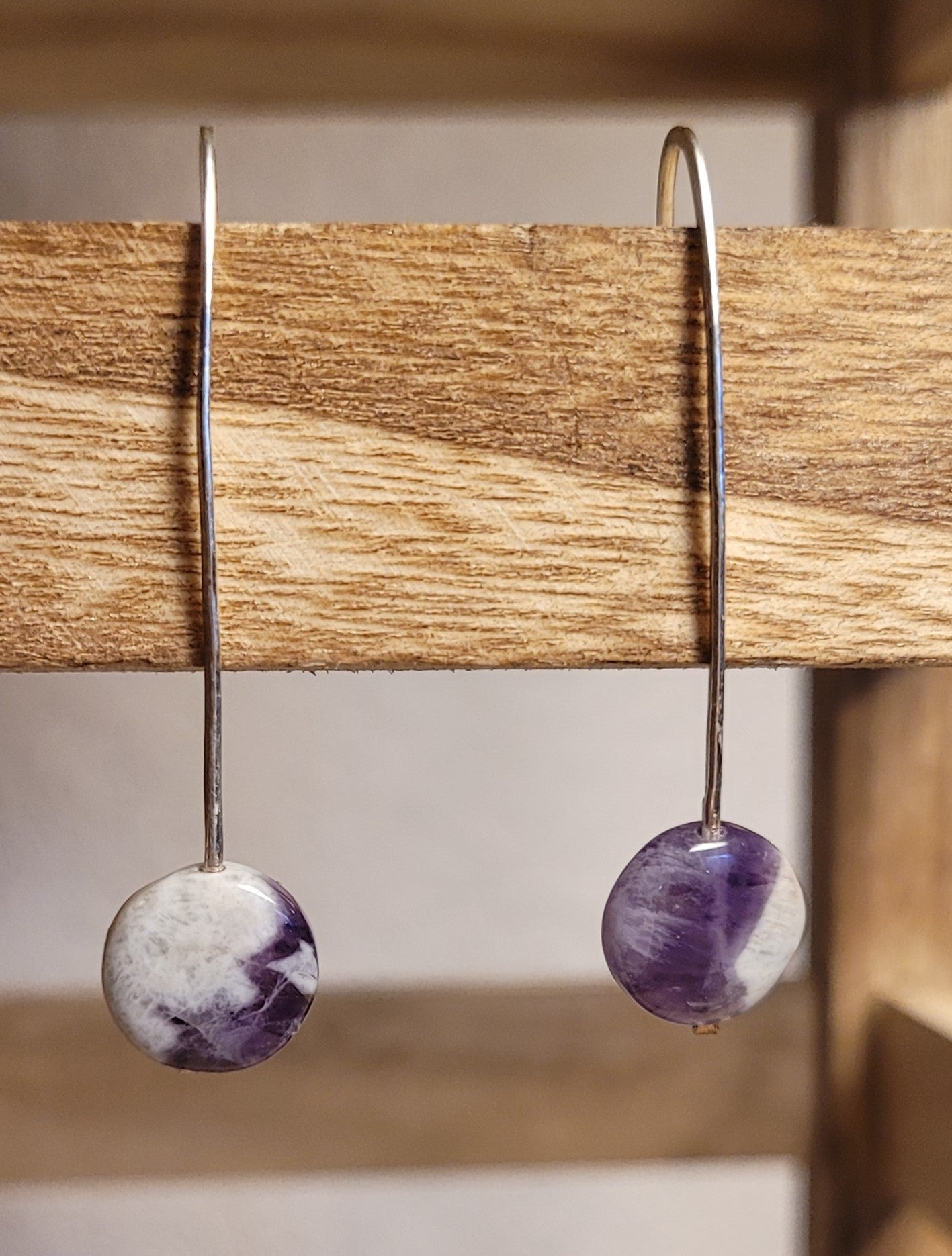 Hammered Dog Teeth Amethyst Round